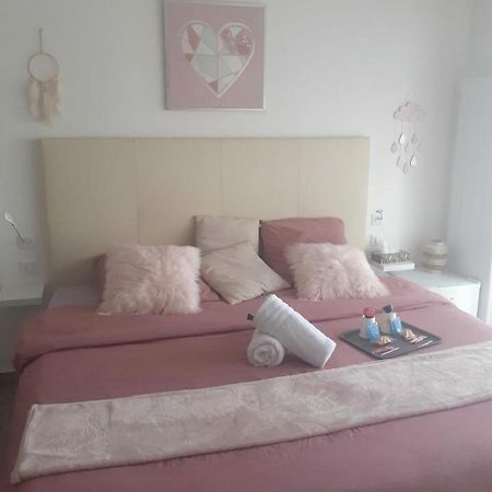 Love Room Seduction Tremblay-en-France Eksteriør billede